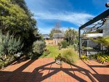 https://images.listonce.com.au/custom/160x/listings/32-foster-street-south-geelong-vic-3220/388/01581388_img_14.jpg?nvjxbekJ9Sc