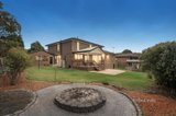https://images.listonce.com.au/custom/160x/listings/32-garnett-road-wheelers-hill-vic-3150/697/01709697_img_12.jpg?MkgMjbuw0hs