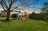 https://images.listonce.com.au/custom/160x/listings/32-glenview-road-strathmore-vic-3041/671/01425671_img_16.jpg?d2VcxyCMvHg