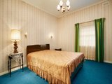https://images.listonce.com.au/custom/160x/listings/32-grandview-terrace-kew-vic-3101/746/01683746_img_05.jpg?vcw55-IzHB0