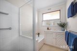https://images.listonce.com.au/custom/160x/listings/32-hillcrest-road-nerrina-vic-3350/892/01921892_img_13.jpg?upRVFZVhJKM