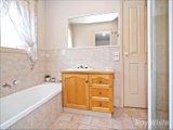 https://images.listonce.com.au/custom/160x/listings/32-jodi-avenue-wheelers-hill-vic-3150/737/01658737_img_06.jpg?Lk4Sn2-DpHI