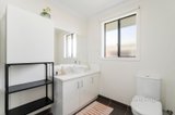 https://images.listonce.com.au/custom/160x/listings/32-larbert-road-mooroolbark-vic-3138/857/01576857_img_09.jpg?QHUic528kQI