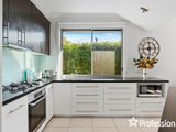 https://images.listonce.com.au/custom/160x/listings/32-larnook-crescent-mooroolbark-vic-3138/497/01526497_img_05.jpg?w4ml4OhuuFs