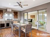 https://images.listonce.com.au/custom/160x/listings/32-larnook-crescent-mooroolbark-vic-3138/497/01526497_img_11.jpg?puf_BZYdURk