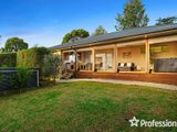 https://images.listonce.com.au/custom/160x/listings/32-larnook-crescent-mooroolbark-vic-3138/497/01526497_img_14.jpg?yAHKfAZHilg