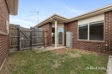 https://images.listonce.com.au/custom/160x/listings/32-lloyd-avenue-epping-vic-3076/107/01704107_img_08.jpg?OyliKq-v5R8