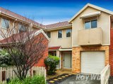 https://images.listonce.com.au/custom/160x/listings/32-mckelvie-court-glen-waverley-vic-3150/162/01661162_img_01.jpg?vo0GdqVczt8