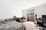 https://images.listonce.com.au/custom/160x/listings/32-mckelvie-court-glen-waverley-vic-3150/667/01976667_img_03.jpg?zyJ0U0JaMCM