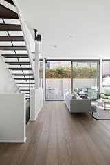 https://images.listonce.com.au/custom/160x/listings/32-mercer-rd-armadale-vic-3143/949/01724949_img_05.jpg?LYqlw1GMypk