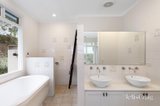 https://images.listonce.com.au/custom/160x/listings/32-osborne-road-north-warrandyte-vic-3113/474/01937474_img_11.jpg?latmAAOUMvw
