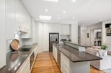 https://images.listonce.com.au/custom/160x/listings/32-thomas-street-kew-vic-3101/287/01348287_img_03.jpg?znW8nIAtt9M