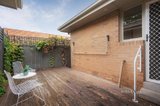 https://images.listonce.com.au/custom/160x/listings/32-tollington-avenue-malvern-east-vic-3145/369/01509369_img_11.jpg?kNTbGCxl4n0