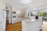 https://images.listonce.com.au/custom/160x/listings/32-warwick-street-bentleigh-east-vic-3165/566/01259566_img_07.jpg?b6yUbU9AiTA