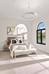 https://images.listonce.com.au/custom/160x/listings/32-whittens-lane-doncaster-vic-3108/887/01976887_img_04.jpg?FhgEzrHXt-A