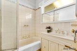 https://images.listonce.com.au/custom/160x/listings/32-woodhouse-grove-box-hill-north-vic-3129/512/01743512_img_07.jpg?bBW7PIvOkLE