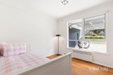 https://images.listonce.com.au/custom/160x/listings/32-zina-grove-mooroolbark-vic-3138/801/01990801_img_05.jpg?iLkVG5mWXVE