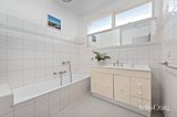 https://images.listonce.com.au/custom/160x/listings/320-22-albert-street-mount-waverley-vic-3149/004/01811004_img_10.jpg?LoF09AjTrgY