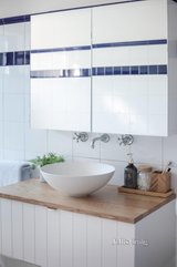 https://images.listonce.com.au/custom/160x/listings/321-holloway-street-ormond-vic-3204/480/01036480_img_09.jpg?v_Z6r9ruYS8