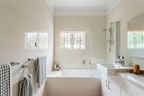 https://images.listonce.com.au/custom/160x/listings/321-jasper-road-ormond-vic-3204/797/01976797_img_02.jpg?I04qkA5OMRA