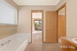 https://images.listonce.com.au/custom/160x/listings/322-mccomb-street-lilydale-vic-3140/300/01979300_img_10.jpg?96lfoAPxH4E