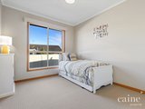 https://images.listonce.com.au/custom/160x/listings/323-heinz-lane-invermay-park-vic-3350/680/01576680_img_10.jpg?Ia6GMKdCIvk