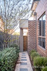 https://images.listonce.com.au/custom/160x/listings/323-irvine-crescent-brunswick-west-vic-3055/788/01816788_img_15.jpg?bkkmZtGaGRM