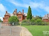 https://images.listonce.com.au/custom/160x/listings/323-outlook-way-sunbury-vic-3429/551/01772551_img_12.jpg?_gENXieC1Oo