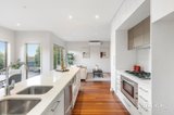 https://images.listonce.com.au/custom/160x/listings/323-york-street-glen-waverley-vic-3150/862/01878862_img_06.jpg?J3eNDpSwf6o