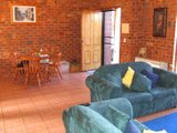 https://images.listonce.com.au/custom/160x/listings/3232-humffray-street-north-brown-hill-vic-3350/939/01575939_img_05.jpg?vBYt71eDk9I