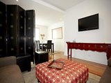 https://images.listonce.com.au/custom/160x/listings/324-canterbury-road-st-kilda-west-vic-3182/317/01087317_img_04.jpg?tbwsCYzYkFs