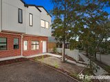 https://images.listonce.com.au/custom/160x/listings/324-reay-road-mooroolbark-vic-3138/795/01526795_img_01.jpg?d0wmPfkEc7k