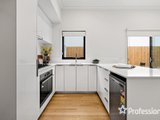 https://images.listonce.com.au/custom/160x/listings/324-reay-road-mooroolbark-vic-3138/795/01526795_img_03.jpg?1f0E2Rv4hPc