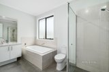 https://images.listonce.com.au/custom/160x/listings/324-roland-street-mount-waverley-vic-3149/881/01406881_img_10.jpg?qIPPHNvXw1I