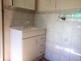 https://images.listonce.com.au/custom/160x/listings/324-wirksworth-street-herne-hill-vic-3218/940/01938940_img_07.jpg?OyPEIqGlenQ
