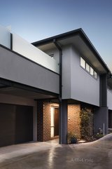 https://images.listonce.com.au/custom/160x/listings/3241-heidelberg-road-northcote-vic-3070/351/00831351_img_10.jpg?ZC5a9ljvBFE