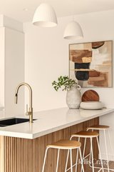 https://images.listonce.com.au/custom/160x/listings/3241-nepean-highway-seaford-vic-3198/330/01936330_img_09.jpg?BfmNlo9End0