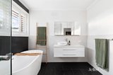 https://images.listonce.com.au/custom/160x/listings/3242-woodland-street-strathmore-vic-3041/309/01748309_img_06.jpg?9-LLCK5G5T8