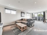 https://images.listonce.com.au/custom/160x/listings/325-7-alfrick-road-croydon-vic-3136/052/01526052_img_02.jpg?wIziU13M8Us