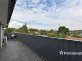 https://images.listonce.com.au/custom/160x/listings/325-7-alfrick-road-croydon-vic-3136/052/01526052_img_08.jpg?QZkBOoveFRU