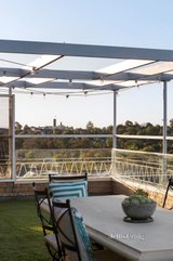 https://images.listonce.com.au/custom/160x/listings/325-7-hilltop-crescent-ivanhoe-east-vic-3079/028/01600028_img_15.jpg?jnqEjQ_-w2U