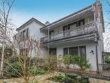 https://images.listonce.com.au/custom/160x/listings/325-isabella-grove-hawthorn-vic-3122/191/00937191_img_01.jpg?ExDFp-GR5wA
