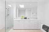 https://images.listonce.com.au/custom/160x/listings/325-princes-street-port-melbourne-vic-3207/542/01810542_img_10.jpg?Cdyt3Ou8Zd0
