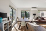 https://images.listonce.com.au/custom/160x/listings/325-shady-grove-nunawading-vic-3131/966/00893966_img_04.jpg?efHNdLZoLs0