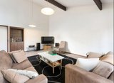 https://images.listonce.com.au/custom/160x/listings/3256-hamilton-road-bayswater-north-vic-3153/202/01822202_img_02.jpg?H8jc3P-_HwE
