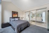 https://images.listonce.com.au/custom/160x/listings/326-diosma-road-eltham-vic-3095/798/01623798_img_09.jpg?-WXSUxGsiz4