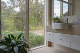 https://images.listonce.com.au/custom/160x/listings/326-diosma-road-eltham-vic-3095/798/01623798_img_11.jpg?oSiXoQe5tzw