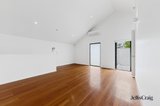 https://images.listonce.com.au/custom/160x/listings/3260-barkly-street-st-kilda-vic-3182/927/01984927_img_08.jpg?GQfzep6QIXc