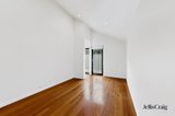 https://images.listonce.com.au/custom/160x/listings/3260-barkly-street-st-kilda-vic-3182/927/01984927_img_10.jpg?dnNasdIopdo