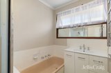 https://images.listonce.com.au/custom/160x/listings/327-para-road-lower-plenty-vic-3093/274/01768274_img_07.jpg?vFicYVJ0V3M